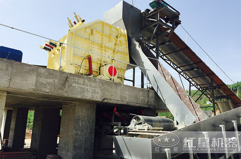 反擊式破碎機作業(yè)現(xiàn)場 反擊式破碎機作業(yè)現(xiàn)場